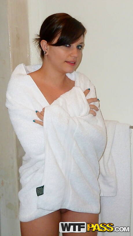 Private Sex Tapes offers a xxx picture gallery with Brandy in hot fuck