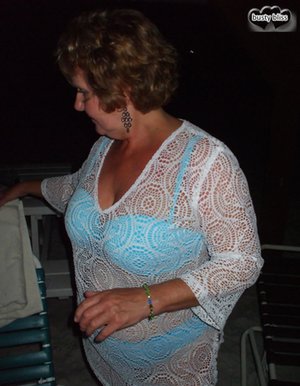 TAC Amateurs pleased to share with you a free photo gallery with Busty Bliss in blows on dick