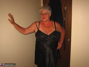 TAC Amateurs are excited to present you with a picture gallery showcasing Girdle Goddess in toying cunt sex scene