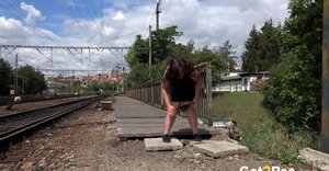 Got 2 Pee offers a free picture gallery with Samy in golden shower session